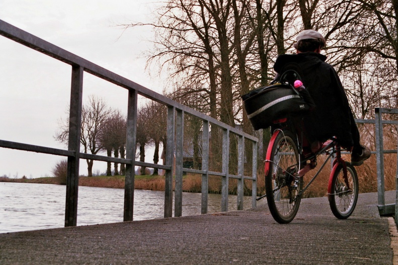 Over de drijvende spooronderdoorgang op de Oosterwijtwerder Maar