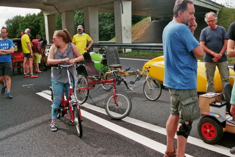 Fossielvrije Parade Elfwegentocht: een Linear ligfiets onder de deelnemers