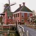 Draaibrug over het Boterdiep en molen Hunsingo in Onderdendam