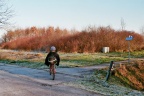 Met de ligfiets op het Vicariepad, Uithuizen