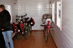 Ligfiets in de Bagagewagen 39 van de Borkumer Kleinbahn