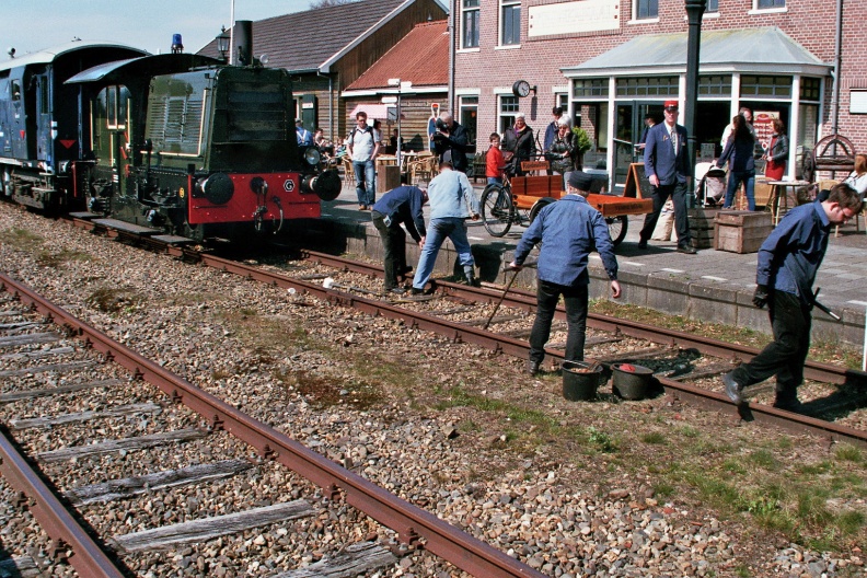 Dienst Weg en Werken aan de slag midden op de rijdag