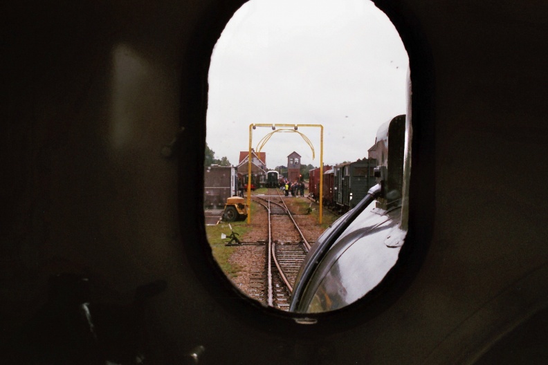 Vuurloze stoomlocomotief 6526: zicht vanuit de cabine