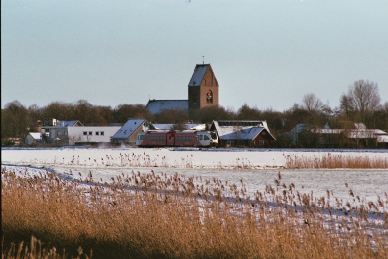Camera: Canon EOS 3000 Film: Fujifilm Superia X-tra 400 ISO Lens: Tamron AF70-300MM
flickr-32082939395.jpg