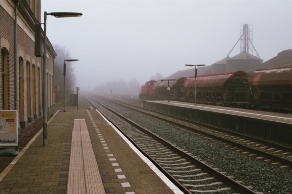 Op het perron van station Zuidbroek