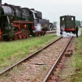 Het bijvullen van de vuurloze stoomlocomotief