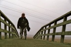 Met de ligfiets op de brug over het Drentsche diep.