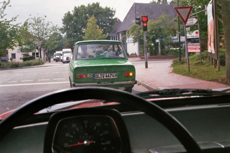 Een Daf 44 gezien vanuit een Daf 46