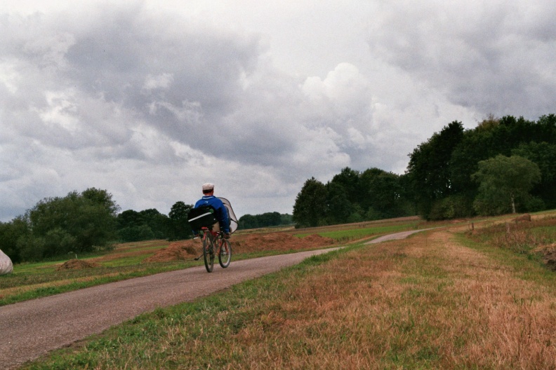 Ten noorden van Ter Wupping ligt een voormalige loop van de Ruiten Aa in een prachtig dal met natuurreservaten. Camera: Canon Eos 3000 Film: Fujfilm Fujicolor C200 LEAD Technologies Inc. V1.01
imm021_22.jpg