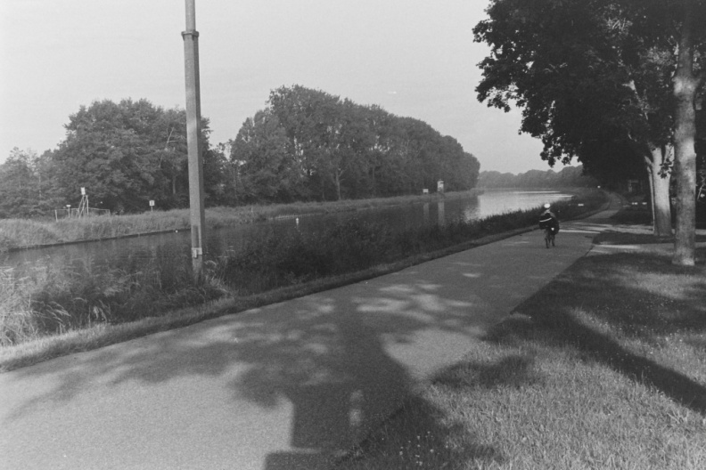 Op de ligfiets langs het Van Starkenborghkanaal