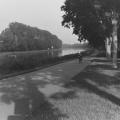 Op de ligfiets langs het Van Starkenborghkanaal