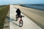 Fietspad op de dijk bij Uiteinde