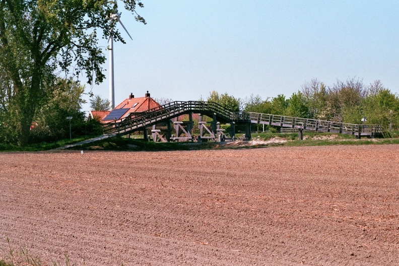 Camera: Canon Eos 3000
Film: Fujifilm Superia 400 ISO imm029_30.jpg