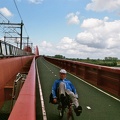 Ligfietsen over de spoorbrug over de IJssel bij Zwolle