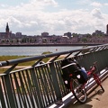 De Waal oversteken via de Snelbinder in Nijmegen